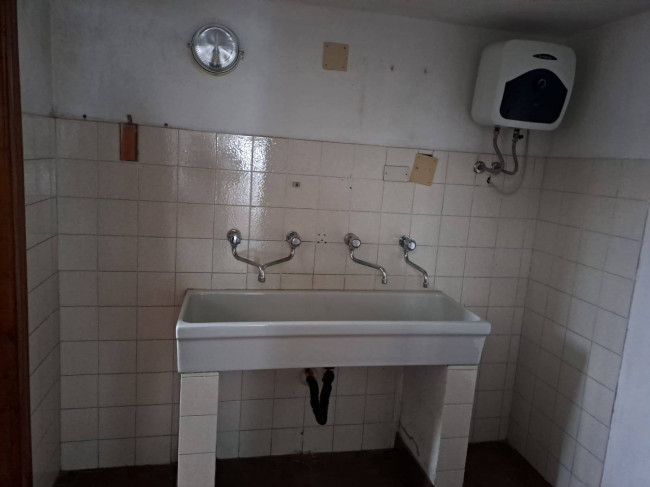 Fondo Artigianale in affitto a Lamporecchio