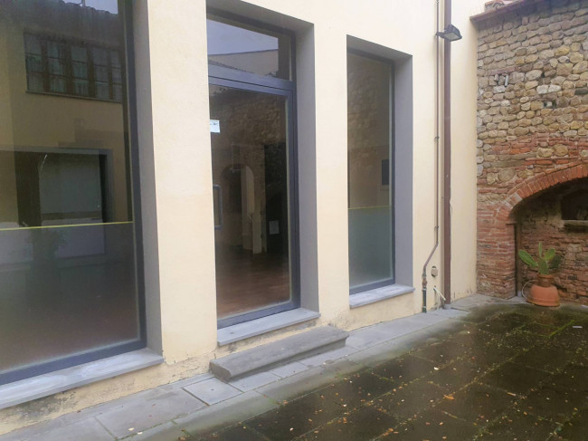 Fondo Commerciale in affitto a Montelupo Fiorentino