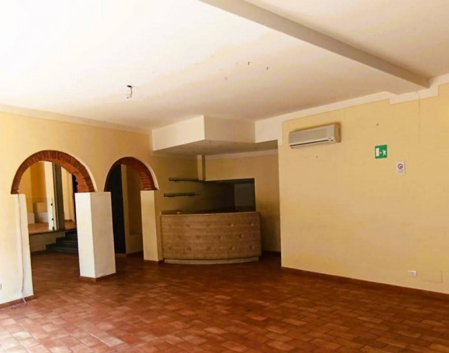 Fondo Commerciale in affitto a Montelupo Fiorentino