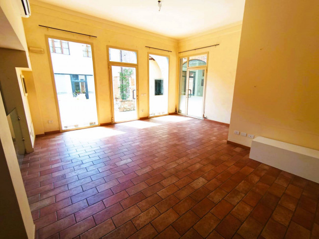 Fondo Commerciale in affitto a Montelupo Fiorentino