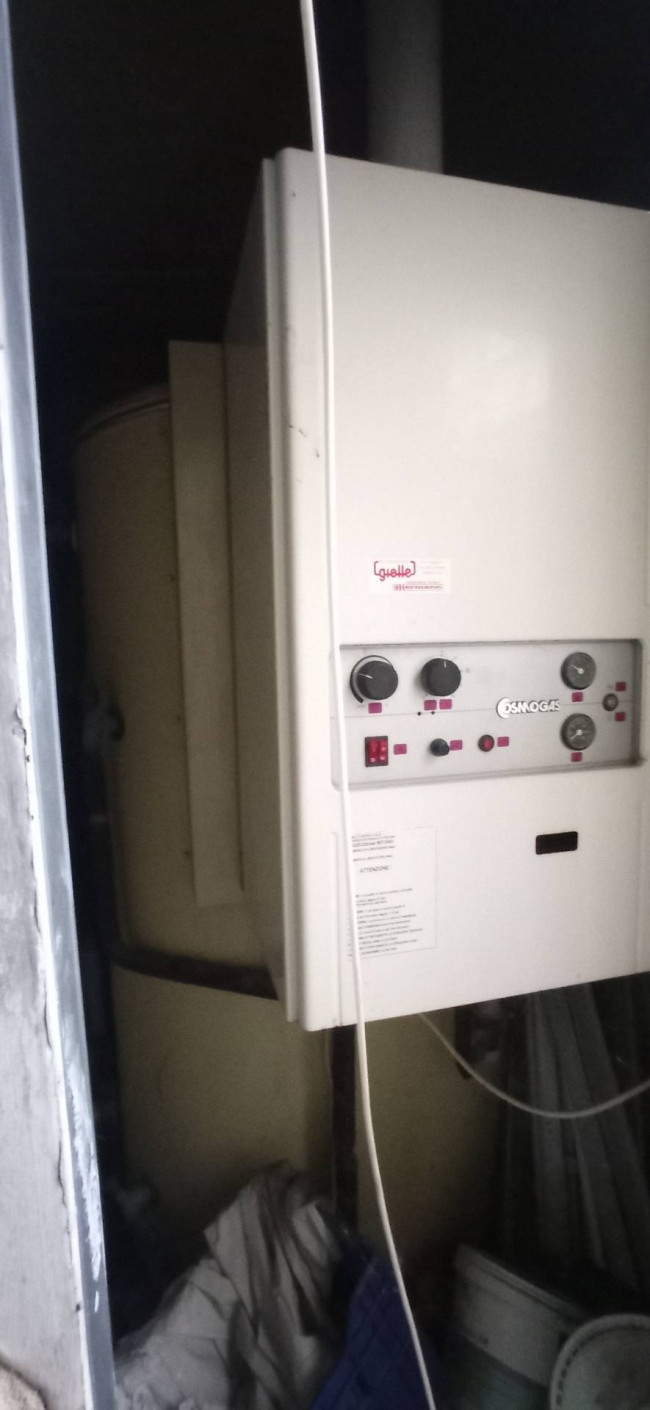 Fondo Artigianale in affitto a Empoli