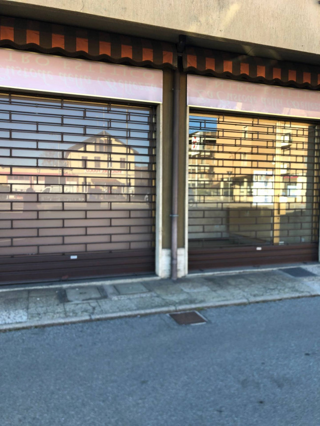 Negozio in affitto a Luino