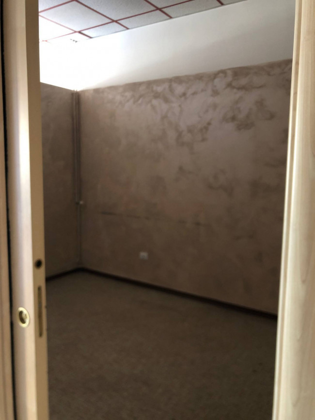 Negozio in affitto a Luino