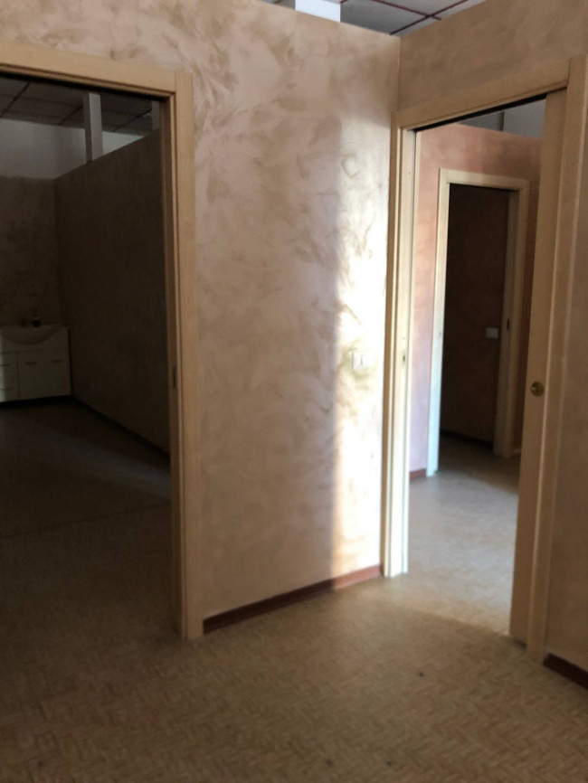 Negozio in affitto a Luino