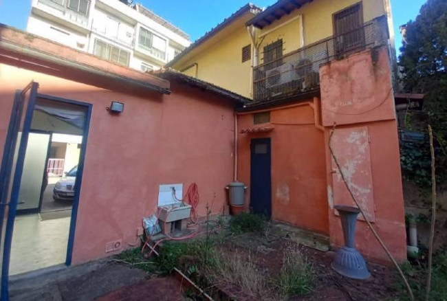 Casa semi indipendente in vendita a Firenze