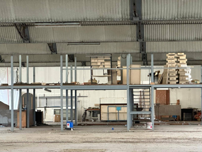 Fondo Artigianale in affitto a Forlì