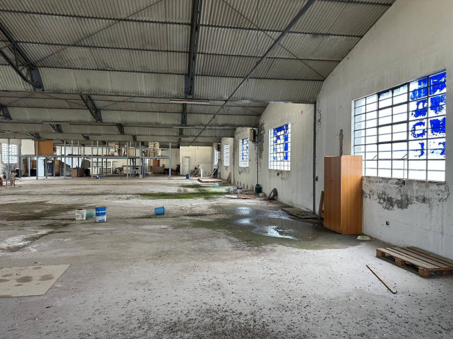 Fondo Artigianale in affitto a Forlì