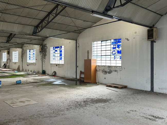Fondo Artigianale in affitto a Forlì