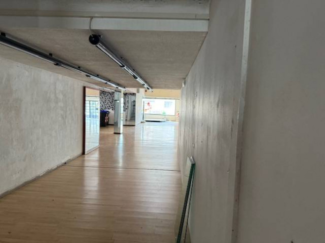 Fondo Commerciale in affitto a Santa Croce sull'Arno