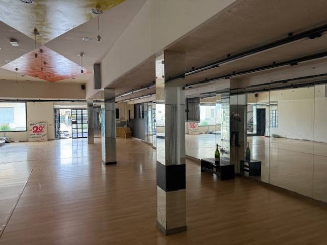 Fondo Commerciale in affitto a Santa Croce sull'Arno