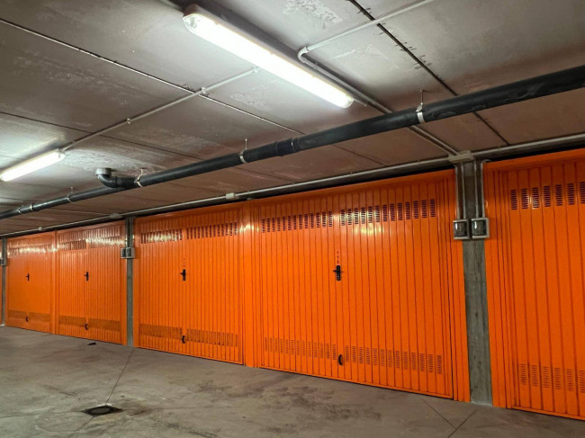 Garage/Box/Cantina/Posto Auto in vendita a Torino