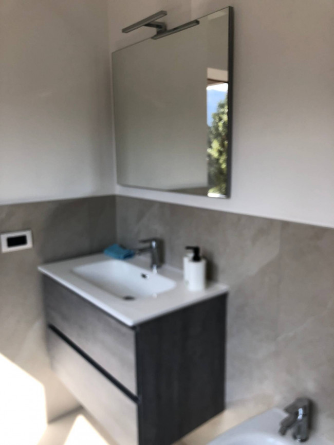 Appartamento in affitto a Porto Valtravaglia