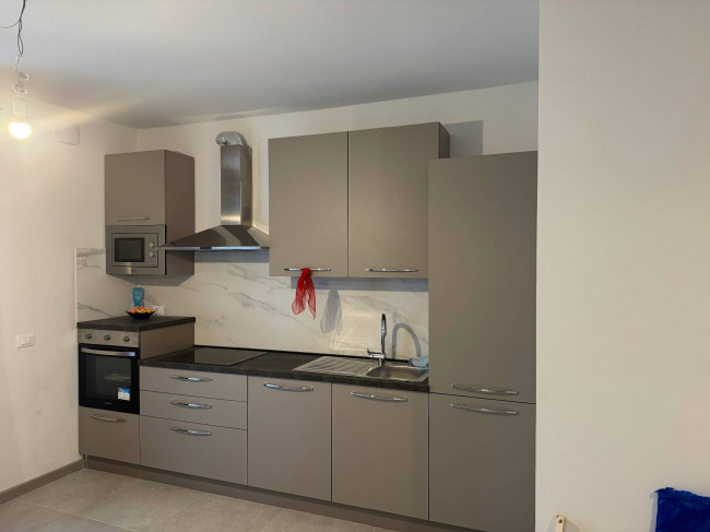 Appartamento in affitto a Capraia e Limite