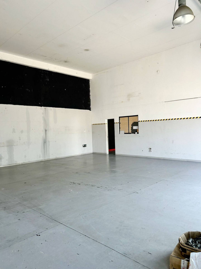 Fondo Commerciale in affitto a Ravenna