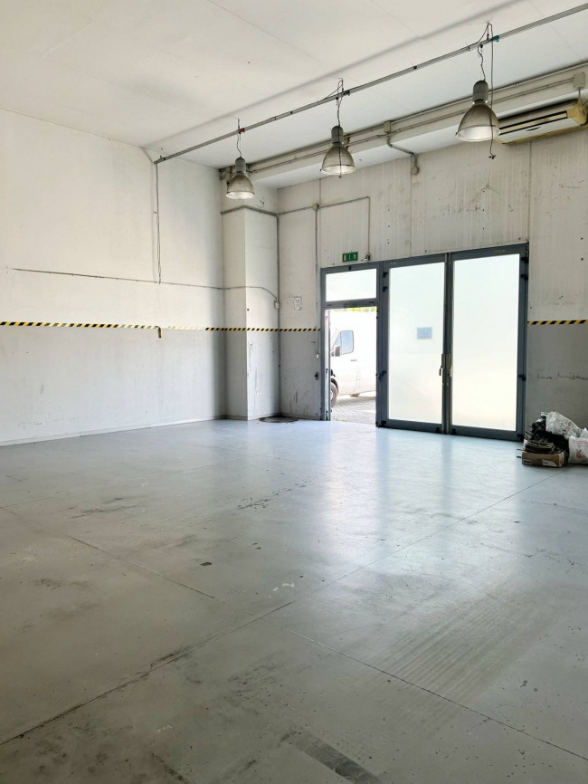 Fondo Commerciale in affitto a Ravenna
