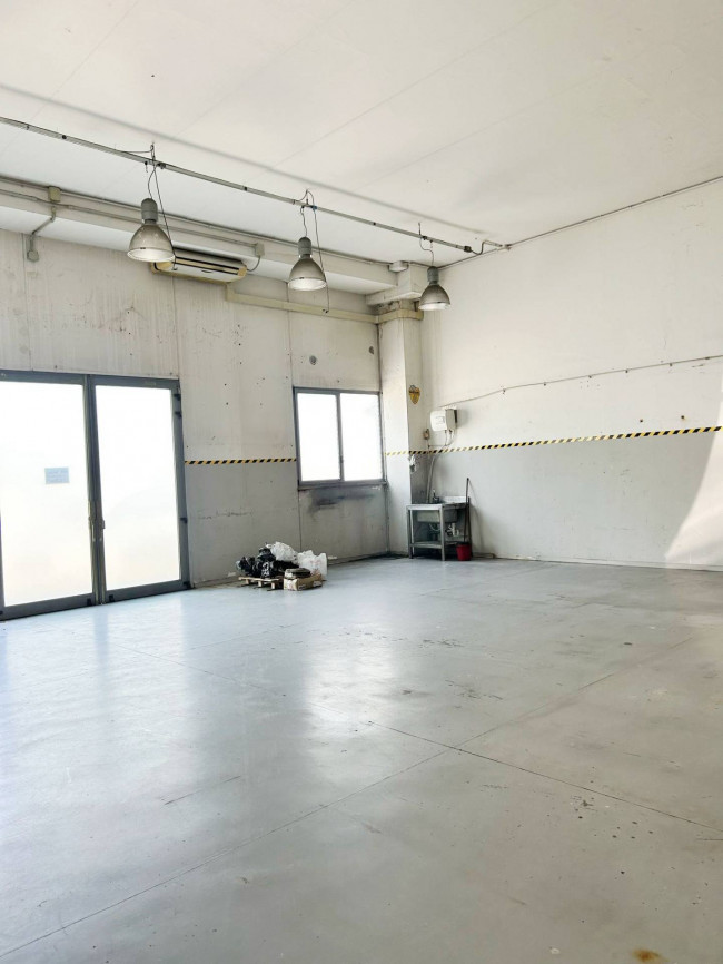 Fondo Commerciale in affitto a Ravenna