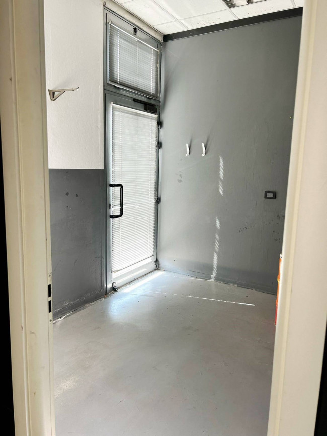 Fondo Commerciale in affitto a Ravenna