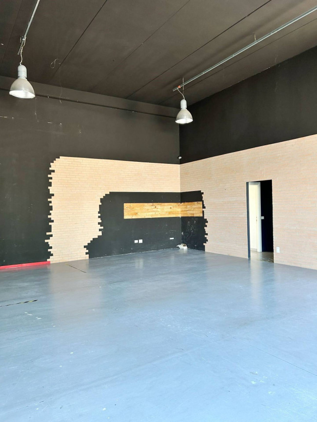 Fondo Commerciale in affitto a Ravenna