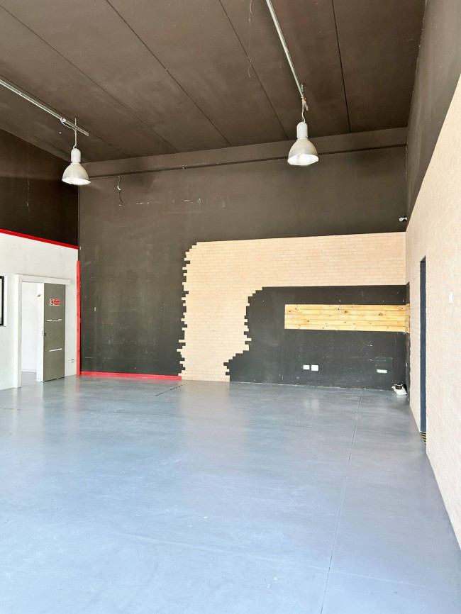 Fondo Commerciale in affitto a Ravenna