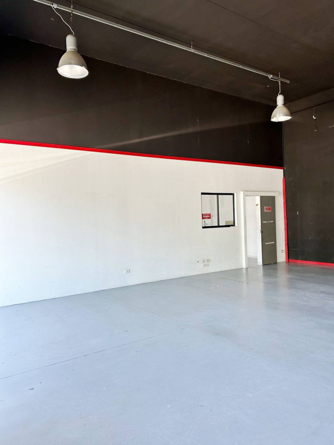 Fondo Commerciale in affitto a Ravenna