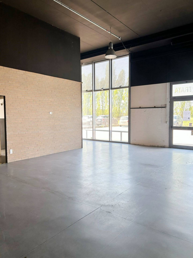 Fondo Commerciale in affitto a Ravenna