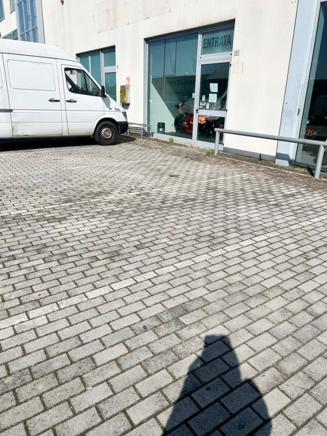 Fondo Commerciale in affitto a Ravenna