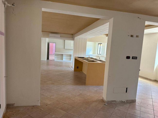 Negozio in affitto a Chivasso