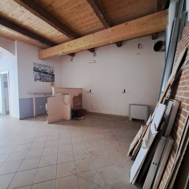 Fondo Commerciale in affitto a Meldola