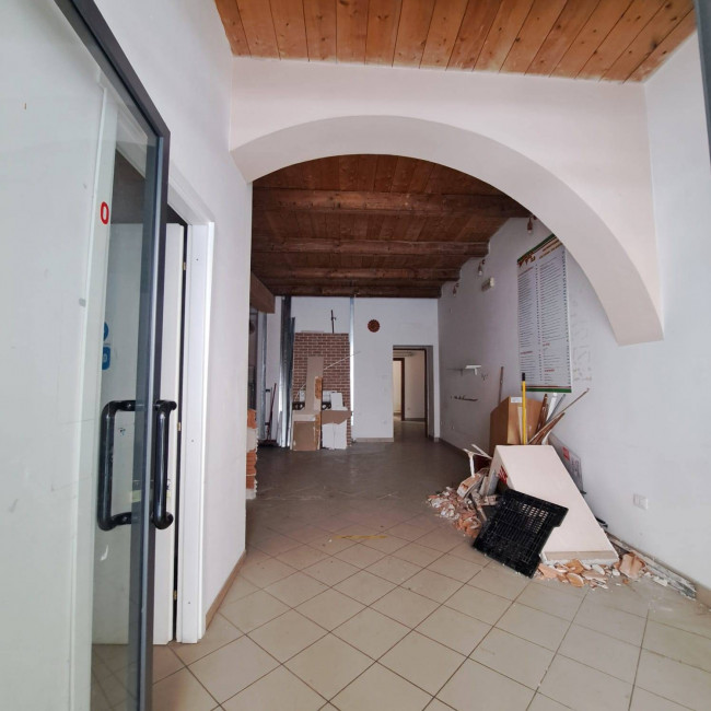 Fondo Commerciale in affitto a Meldola