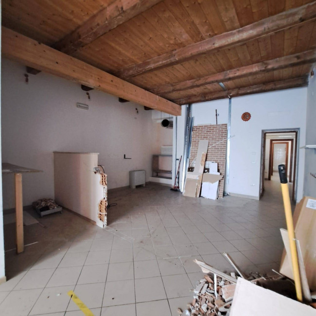 Fondo Commerciale in affitto a Meldola