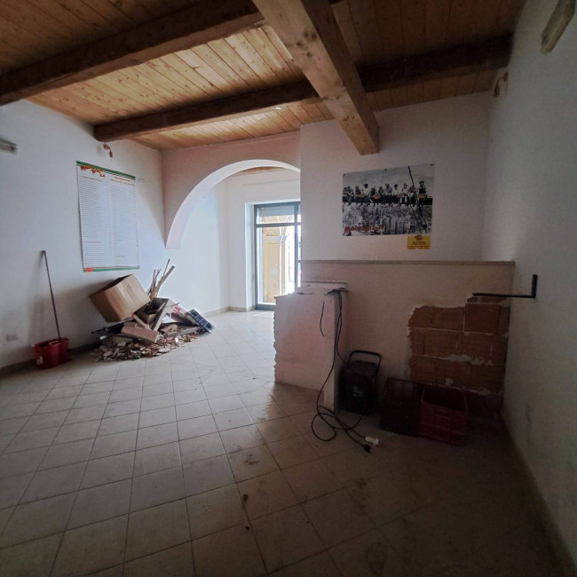Fondo Commerciale in affitto a Meldola