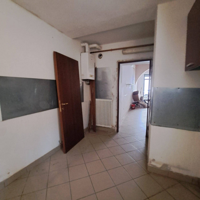 Fondo Commerciale in affitto a Meldola