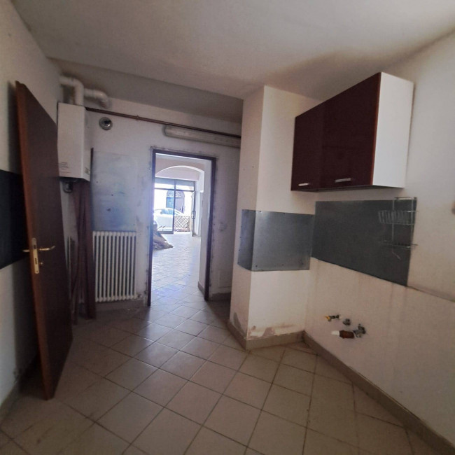 Fondo Commerciale in affitto a Meldola