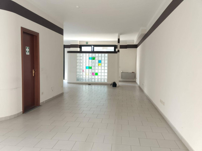 Fondo Commerciale in affitto a Empoli