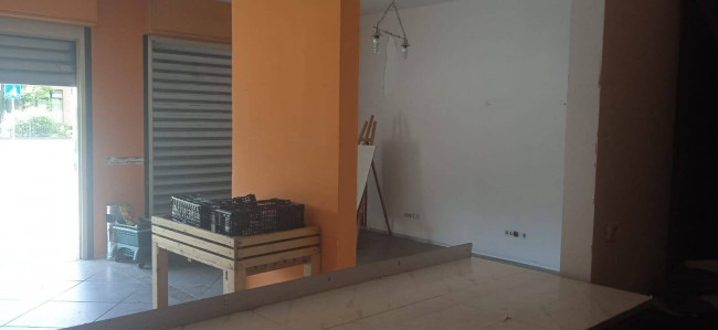 Fondo Commerciale in affitto a Firenze