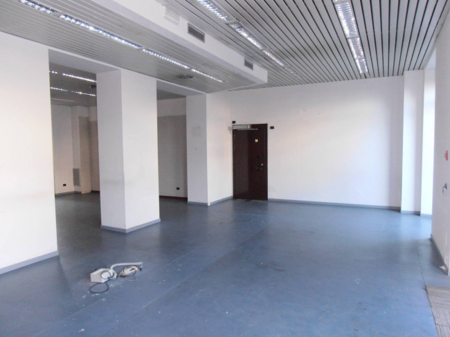 Negozio in affitto a Luino