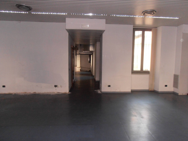 Negozio in affitto a Luino