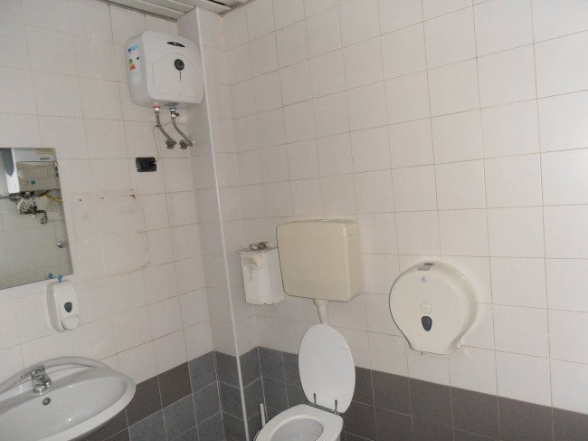 Negozio in affitto a Luino