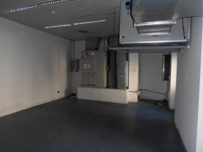 Negozio in affitto a Luino