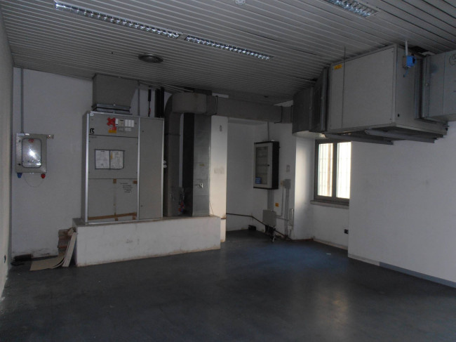 Negozio in affitto a Luino