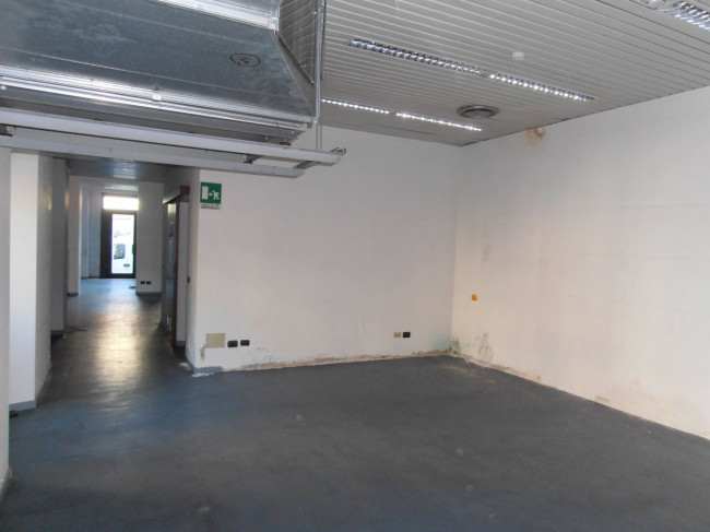 Negozio in affitto a Luino