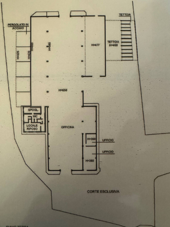 Capannone in affitto a Massa