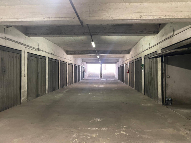 Box o garage in affitto a Chivasso