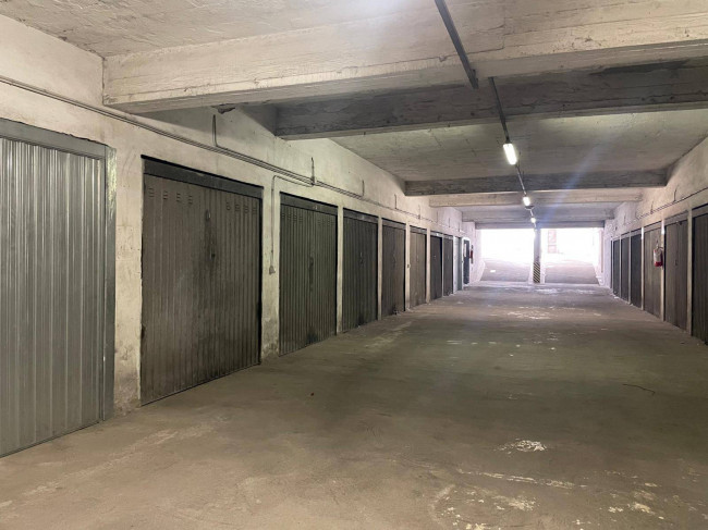 Box o garage in affitto a Chivasso