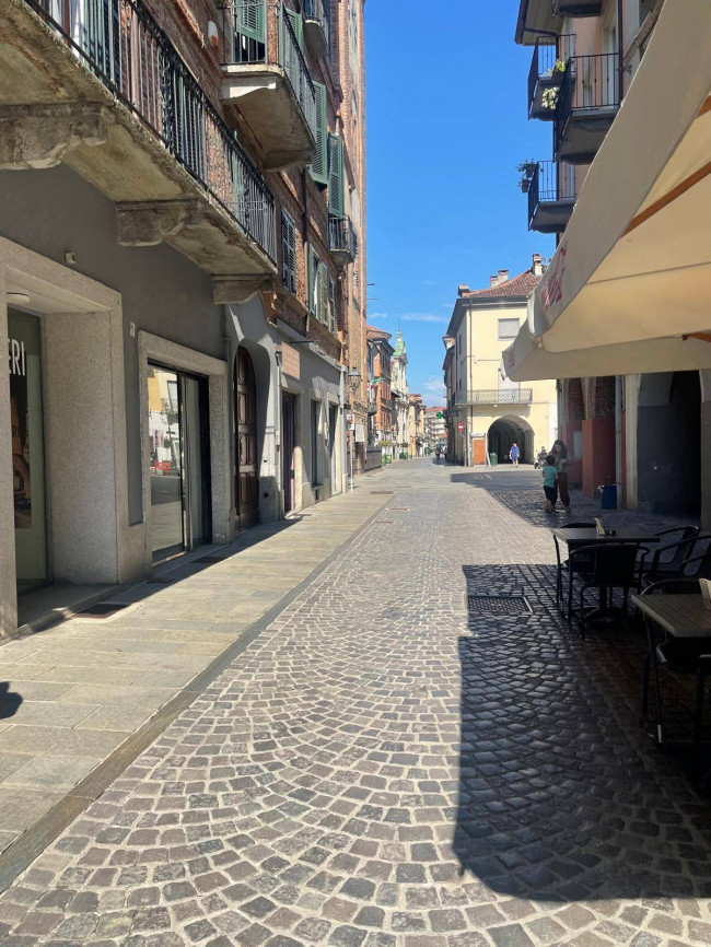 Negozio in affitto a Chivasso