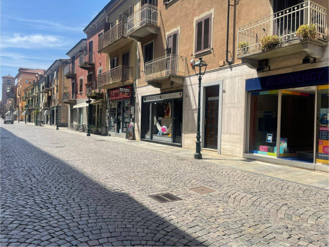 Negozio in affitto a Chivasso