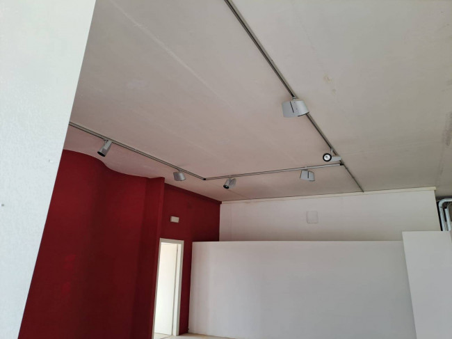 Fondo Artigianale in affitto a Vinci