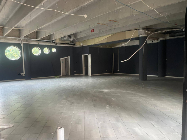 Negozio in affitto a Chivasso