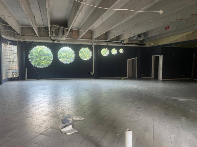 Negozio in affitto a Chivasso