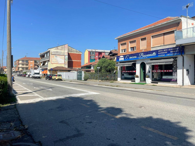 Negozio in affitto a Chivasso